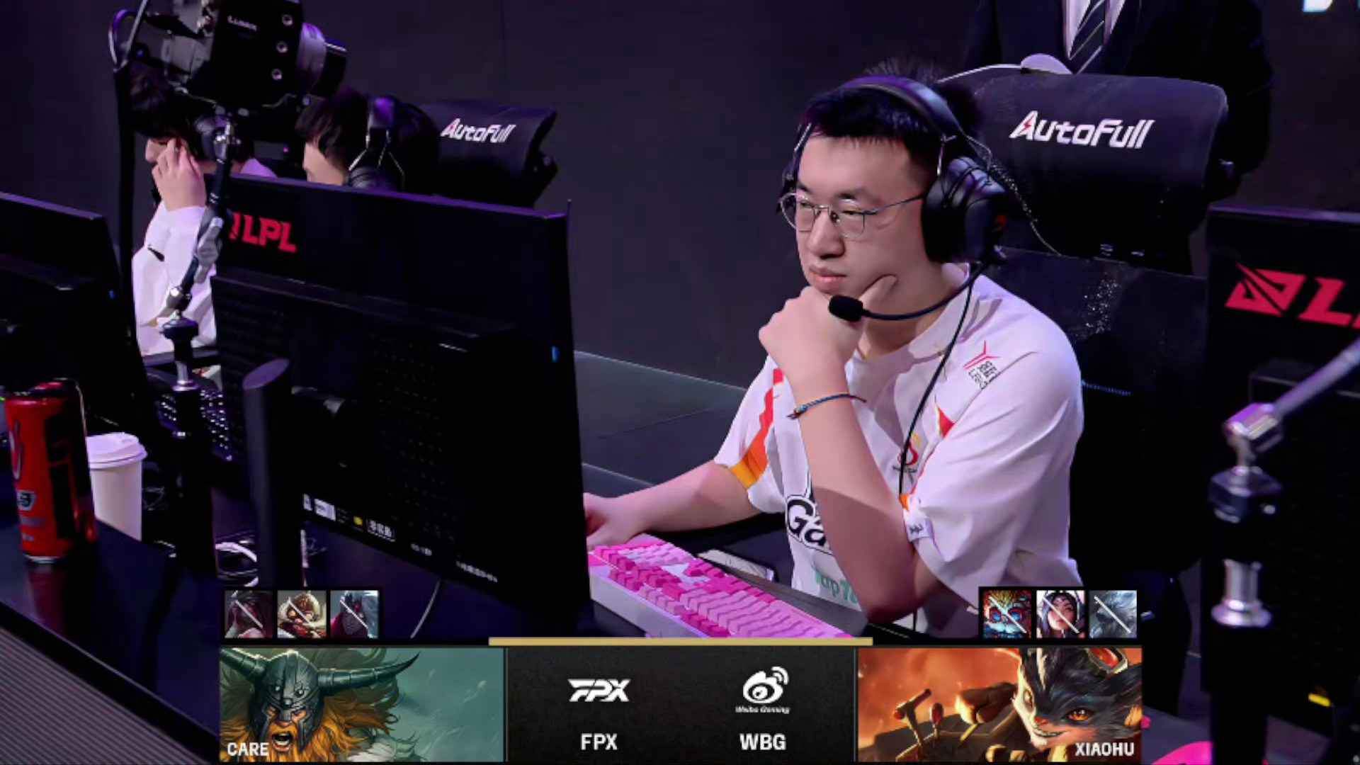 FPX绝杀GEN，Jankos操刀奇招英雄翻盘强强对话八强赛，点燃全场激情