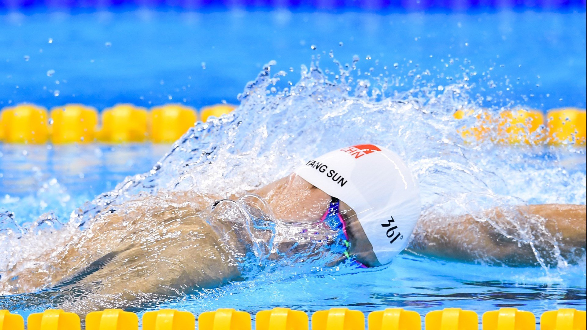 核弹头引爆！卢卡库头顶脚踢斩橙衣，马竞铁蹄踏平郁金香