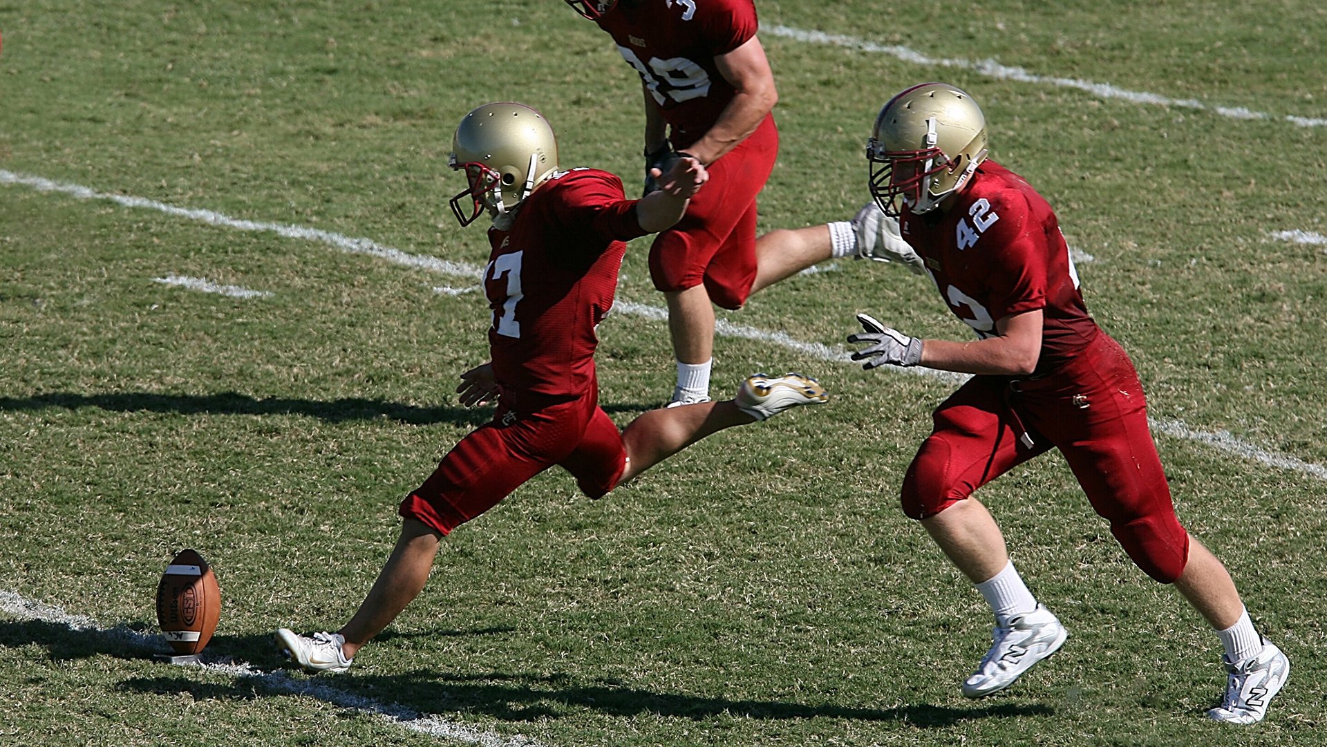 连击风暴！快船窒息式进攻打崩国王，布克狂送12助攻盘活全队